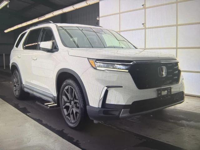 used 2024 Honda Pilot car, priced at $39,896