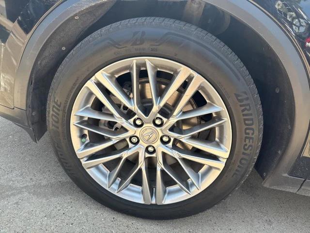 used 2022 Acura MDX car, priced at $41,202