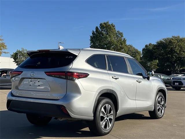 used 2023 Toyota Highlander car, priced at $35,996