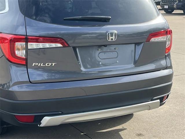 used 2022 Honda Pilot car, priced at $29,995