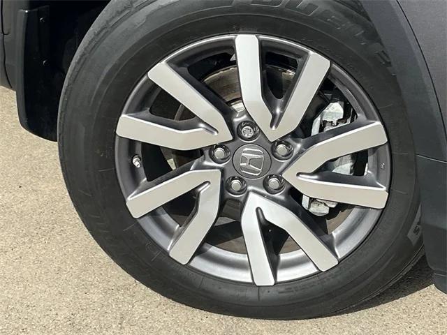 used 2022 Honda Pilot car, priced at $29,995
