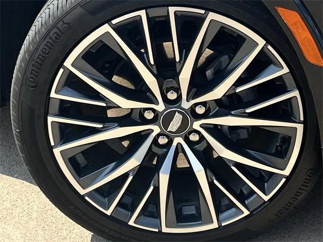 used 2024 Cadillac XT4 car, priced at $39,276