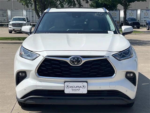 used 2021 Toyota Highlander car, priced at $31,595