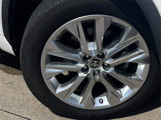 used 2021 Toyota Highlander car, priced at $31,595