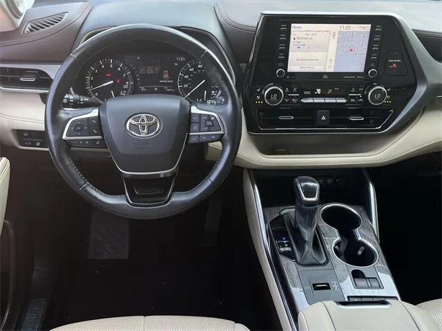 used 2021 Toyota Highlander car, priced at $31,595