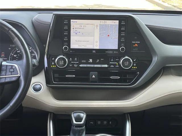used 2021 Toyota Highlander car, priced at $31,595