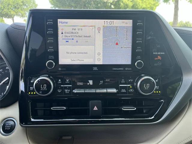 used 2021 Toyota Highlander car, priced at $31,595