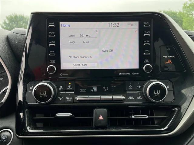 used 2021 Toyota Highlander car, priced at $29,995