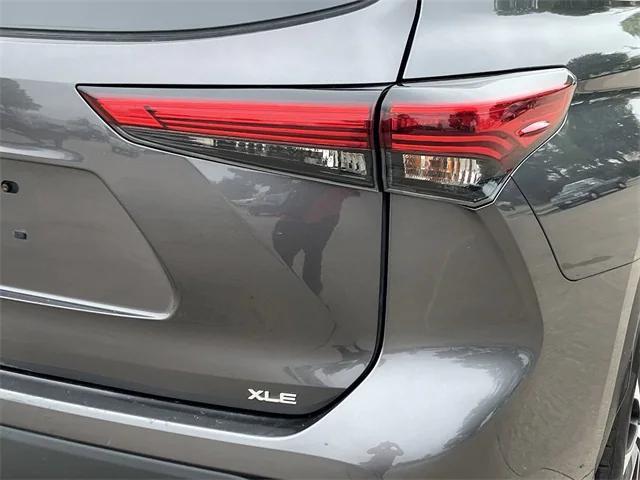 used 2021 Toyota Highlander car, priced at $29,995