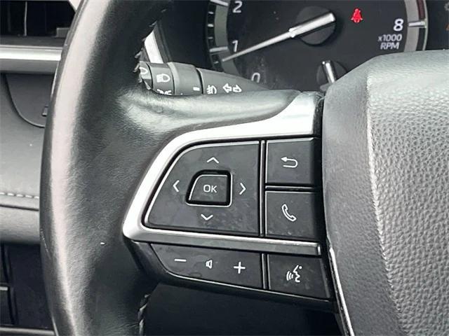 used 2021 Toyota Highlander car, priced at $29,995