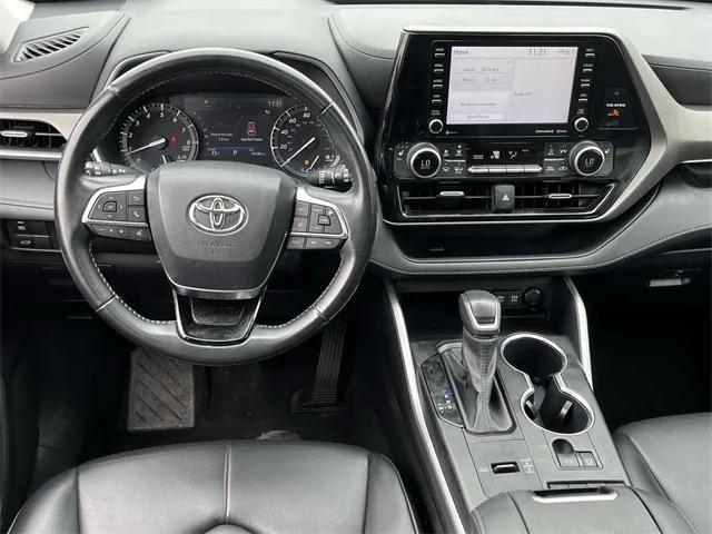 used 2021 Toyota Highlander car, priced at $29,995