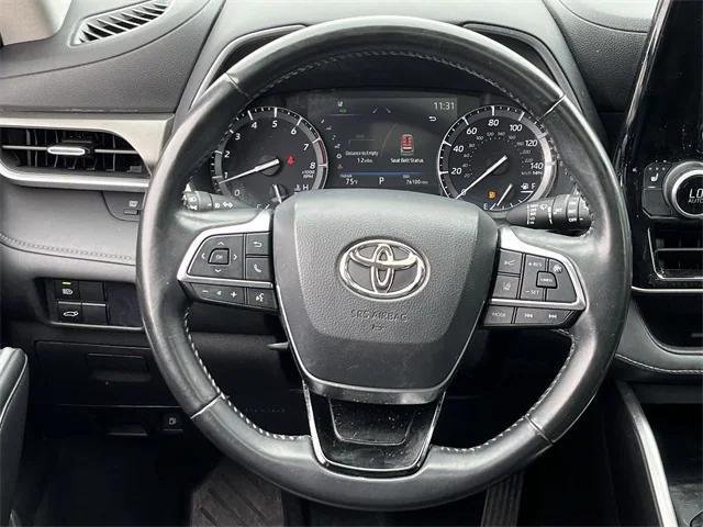 used 2021 Toyota Highlander car, priced at $29,995