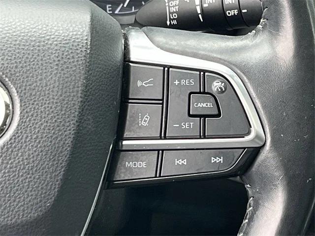 used 2021 Toyota Highlander car, priced at $29,995