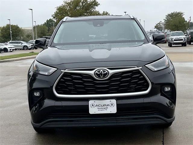 used 2022 Toyota Highlander car, priced at $33,748