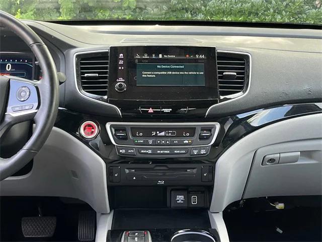 used 2022 Honda Pilot car, priced at $32,995