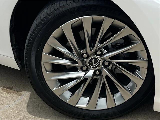 used 2022 Lexus ES 350 car, priced at $38,645