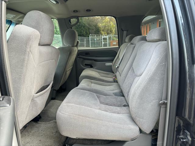 used 2003 Chevrolet Suburban car, priced at $6,000