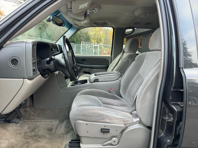 used 2003 Chevrolet Suburban car, priced at $6,000