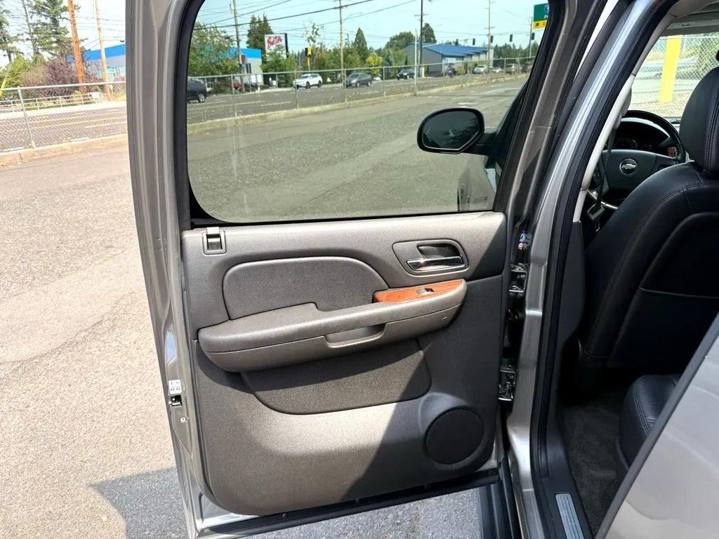 used 2008 Chevrolet Suburban car, priced at $13,000