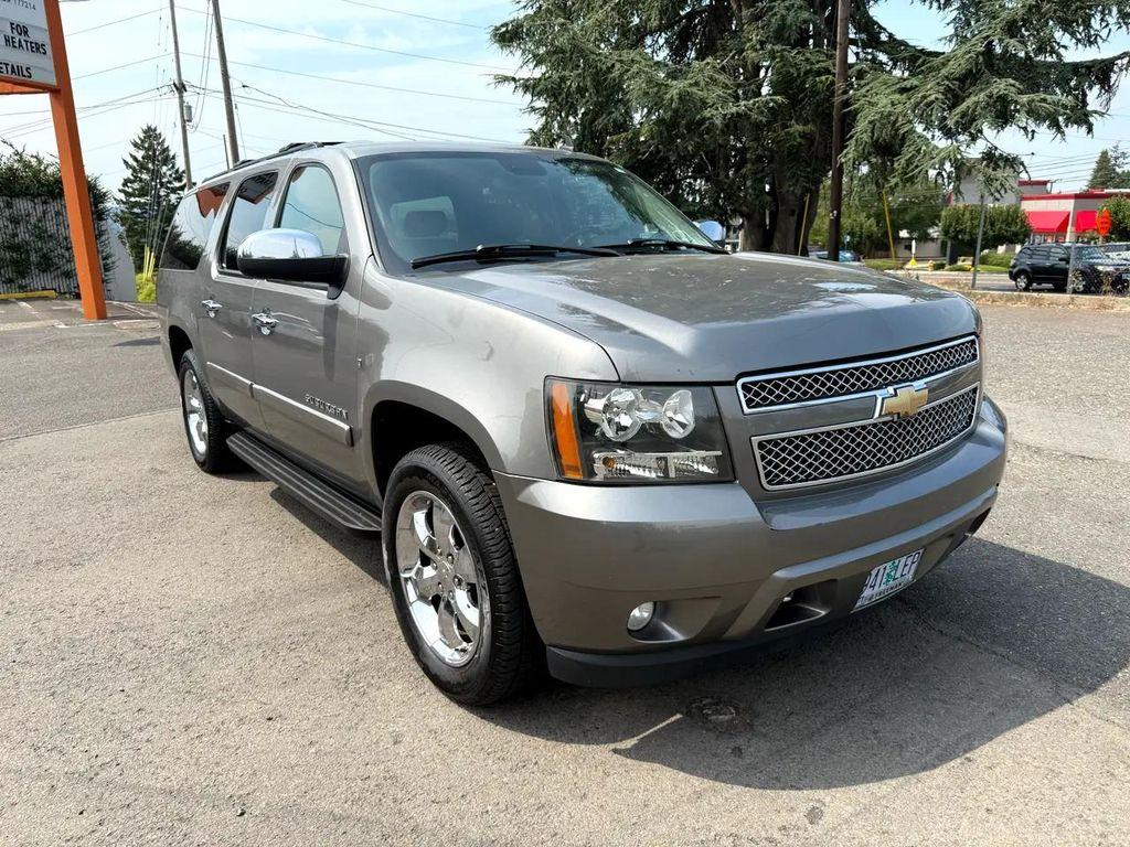 used 2008 Chevrolet Suburban car, priced at $13,000