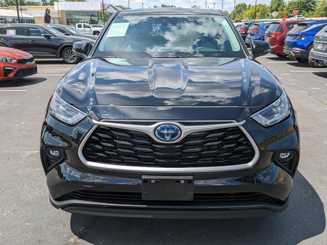 used 2021 Toyota Highlander Hybrid car, priced at $34,140