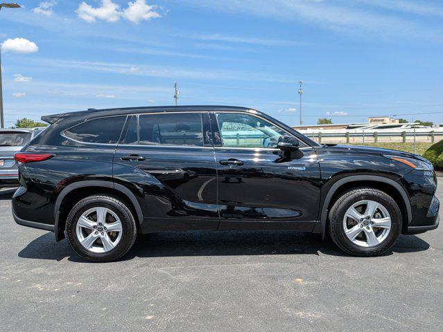 used 2021 Toyota Highlander Hybrid car, priced at $34,140