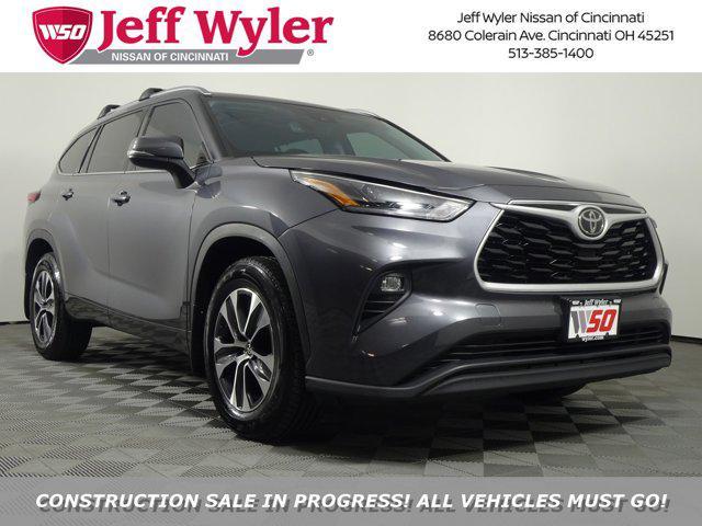 used 2021 Toyota Highlander car, priced at $29,892