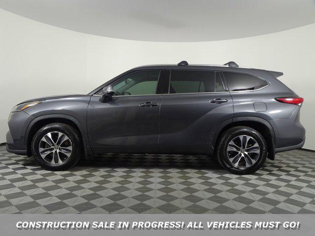 used 2021 Toyota Highlander car, priced at $29,892