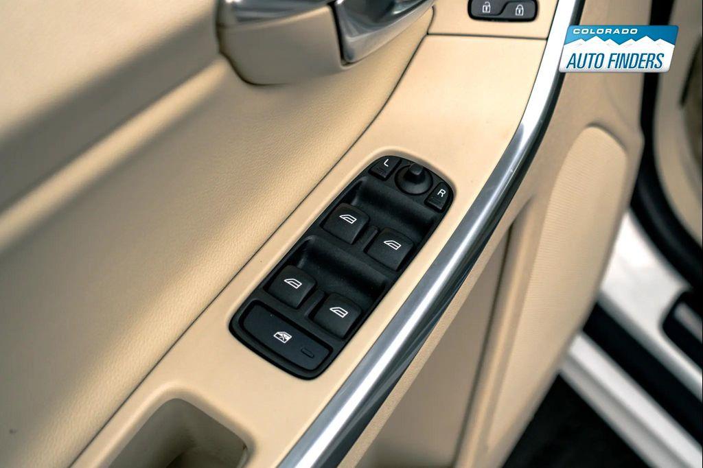 used 2015 Volvo XC60 car, priced at $13,998