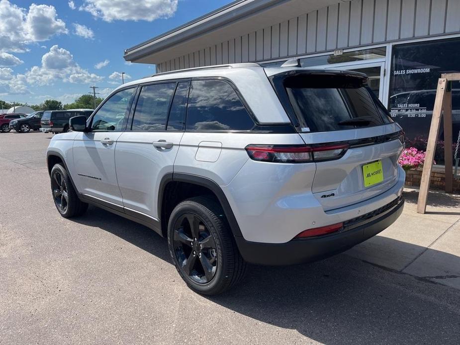 new 2024 Jeep Grand Cherokee car, priced at $44,170