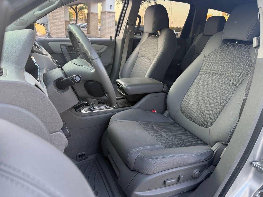 used 2015 Chevrolet Traverse car, priced at $9,750