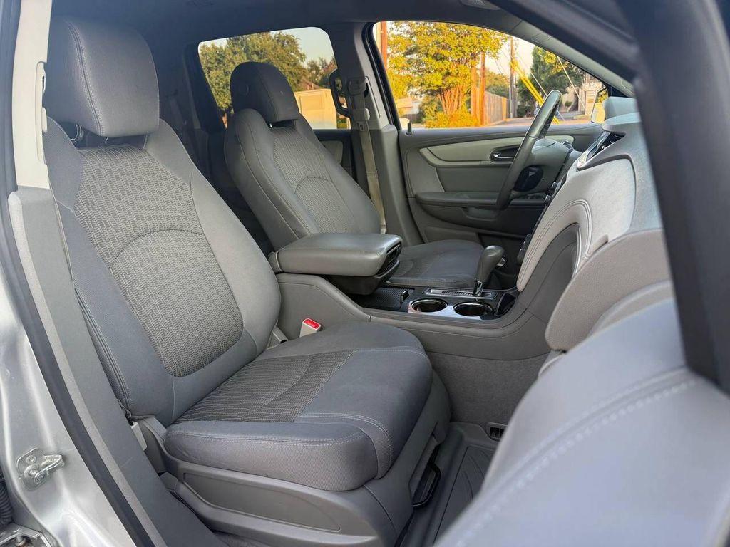 used 2015 Chevrolet Traverse car, priced at $9,750