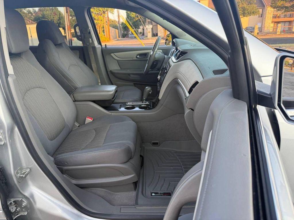 used 2015 Chevrolet Traverse car, priced at $9,750