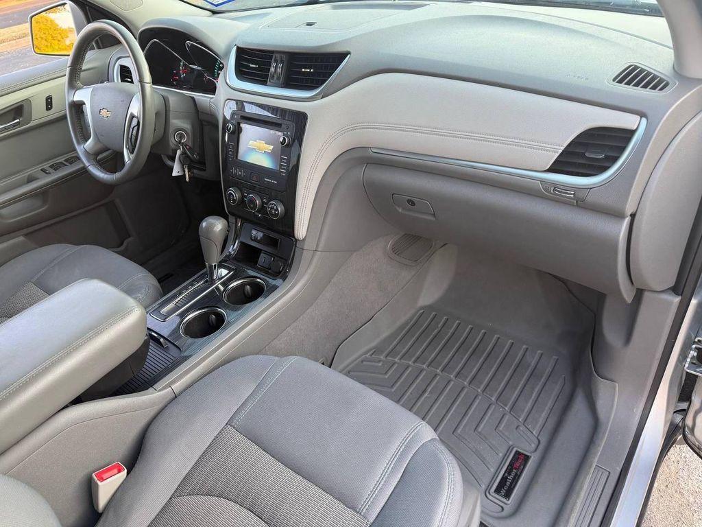used 2015 Chevrolet Traverse car, priced at $9,750