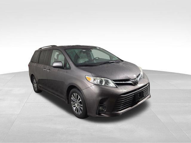used 2019 Toyota Sienna car, priced at $34,034