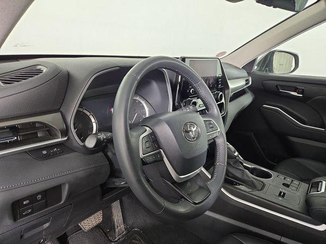 used 2024 Toyota Highlander car, priced at $41,559