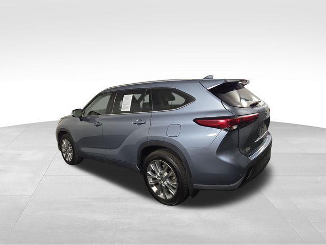 used 2021 Toyota Highlander car, priced at $29,242