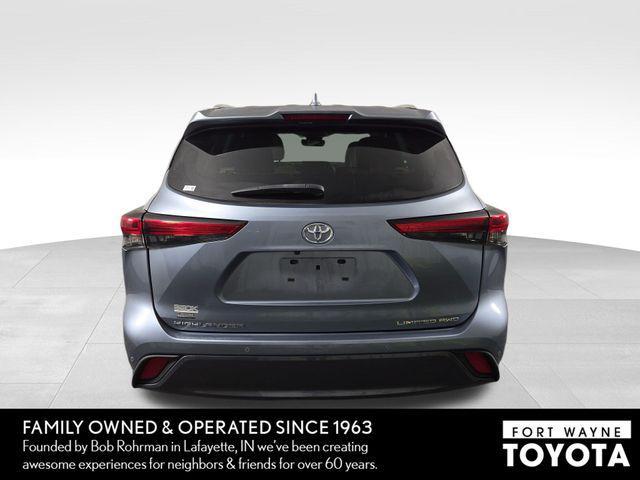 used 2021 Toyota Highlander car, priced at $29,242