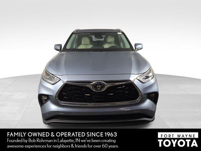 used 2021 Toyota Highlander car, priced at $29,242