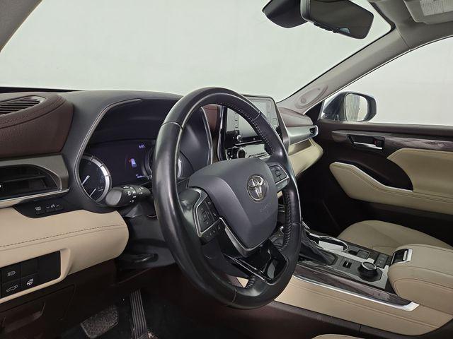 used 2021 Toyota Highlander car, priced at $29,242