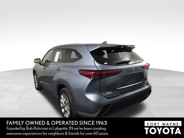 used 2021 Toyota Highlander car, priced at $29,242