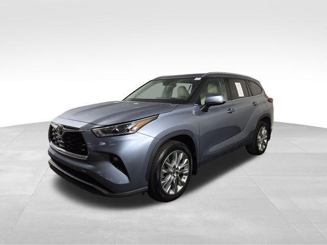 used 2021 Toyota Highlander car, priced at $29,242