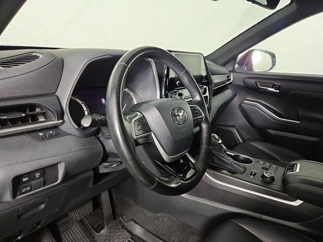 used 2023 Toyota Highlander car, priced at $42,518
