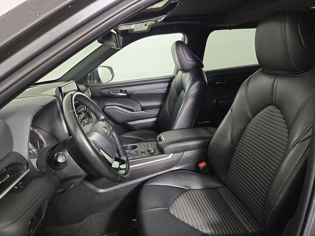 used 2023 Toyota Highlander car, priced at $42,518