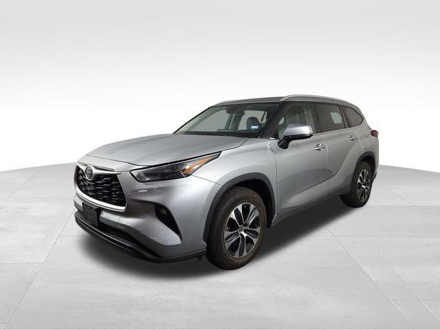 used 2023 Toyota Highlander car, priced at $31,079