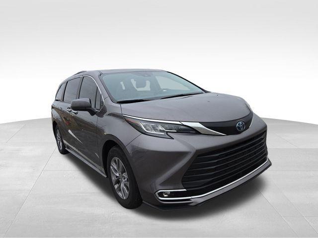 used 2022 Toyota Sienna car, priced at $40,999