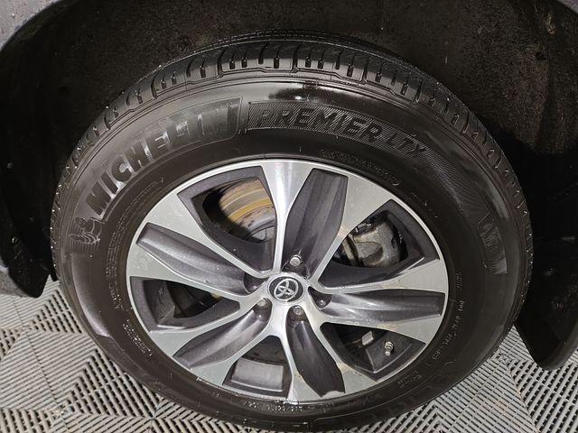 used 2022 Toyota Highlander car, priced at $35,228
