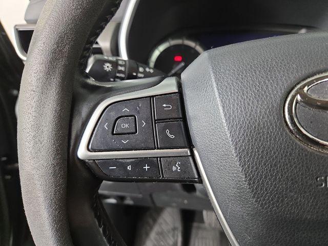 used 2022 Toyota Highlander car, priced at $35,228