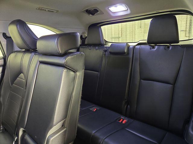 used 2022 Toyota Highlander car, priced at $35,228