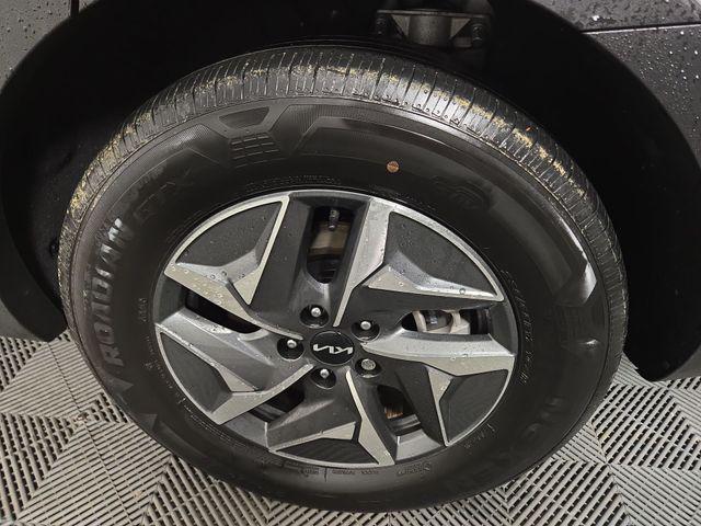 used 2023 Kia Sorento Hybrid car, priced at $27,402